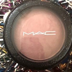 Mac mineralized blush holiday collection in Modest